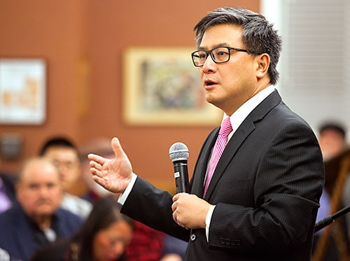 Chiang looks to stand out from gubernatorial candidates