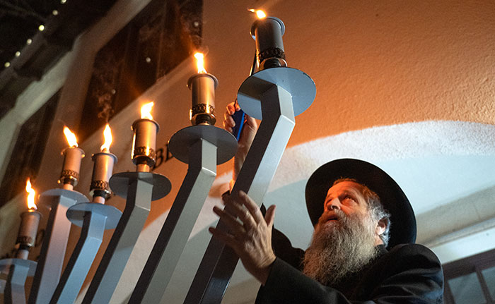 aa.City_Menorah-1.WEB